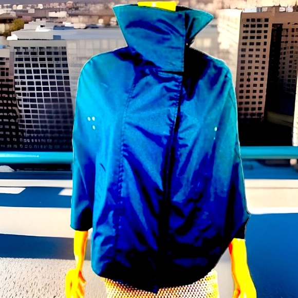 Authentic Burberry NYLE Poncho - Picture 3 of 8